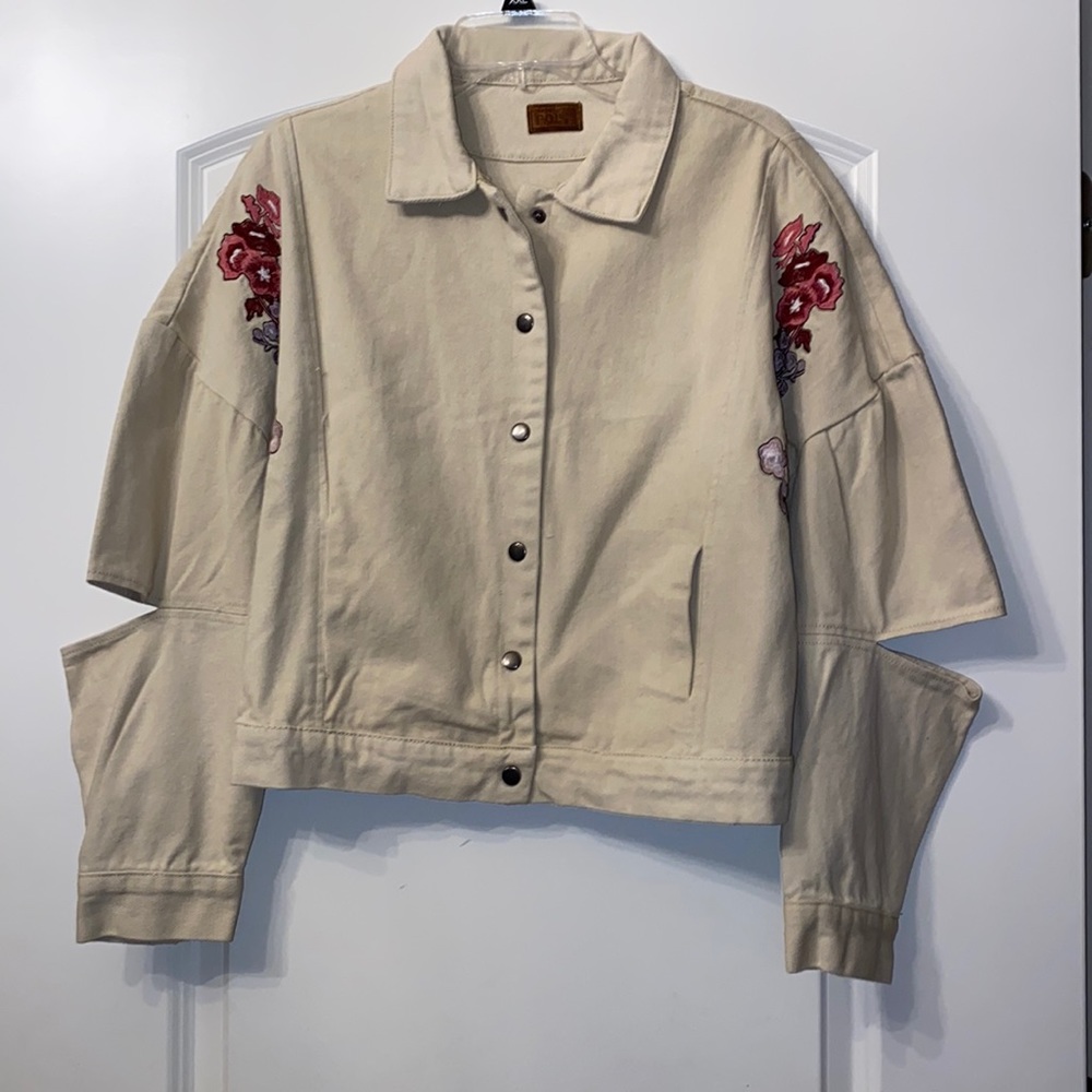 MWOT SZ L POL jacket embroidered flowers.